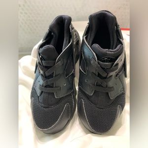 Little Boys Huarache Tennis shoes